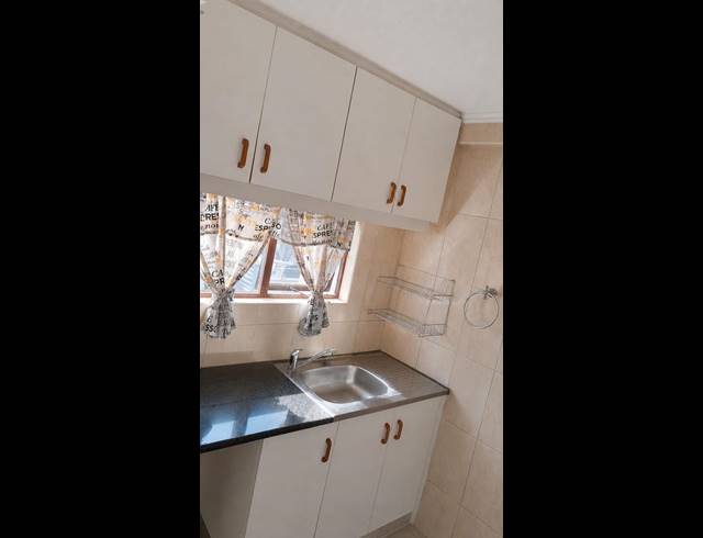 1 BEDROOM PROPERTY TO RENT IN OVERPORT